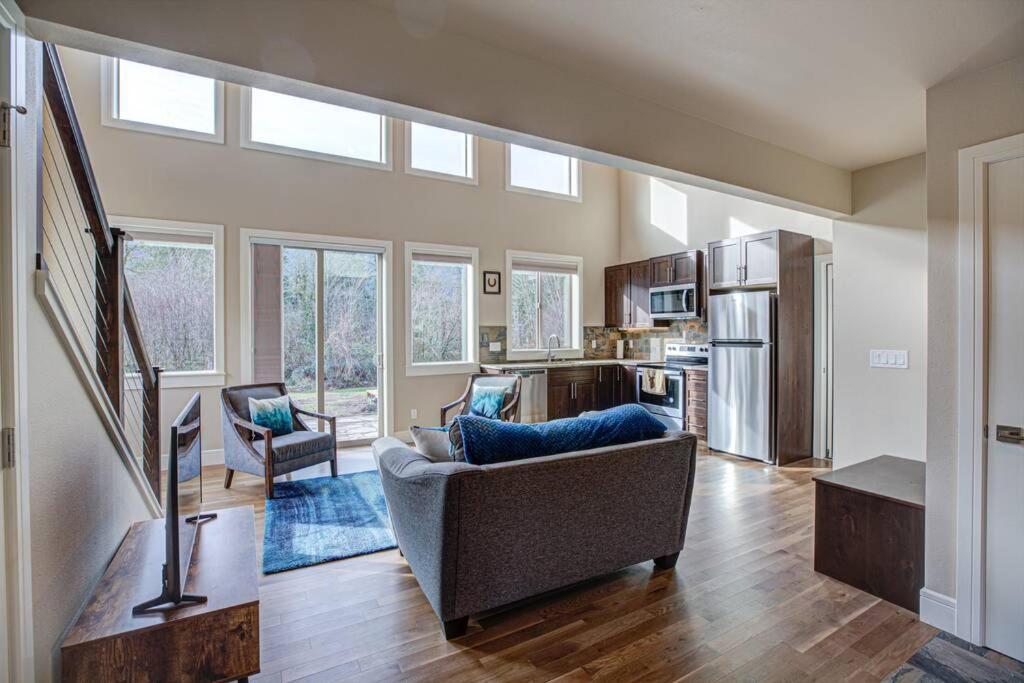 Newly Built Modern Chalet Duplex - 2 Mount Hood Village Экстерьер фото